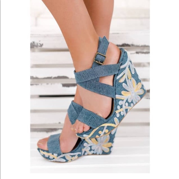 Not Rated Shoes - Not Rated Baby Blues Floral Wedges Size 9 New